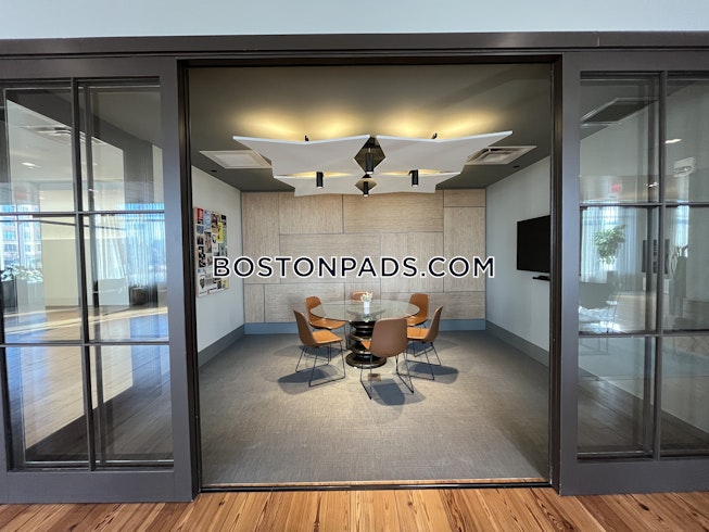 Boston - $4,730 /mo