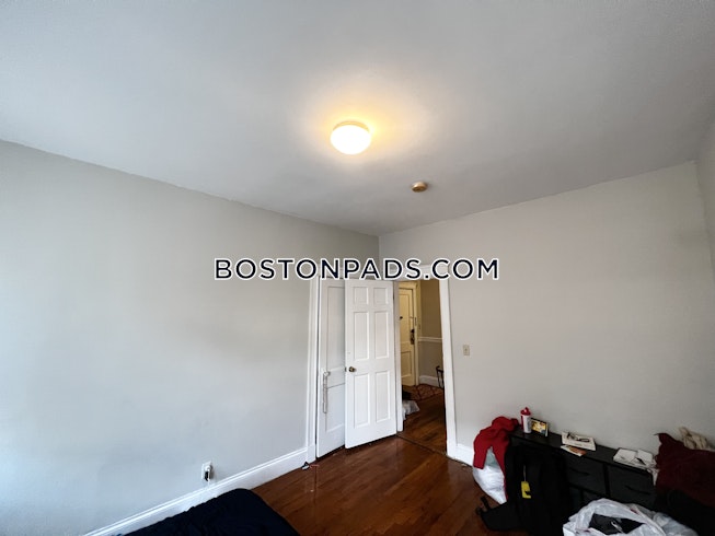 Boston - $2,950 /mo