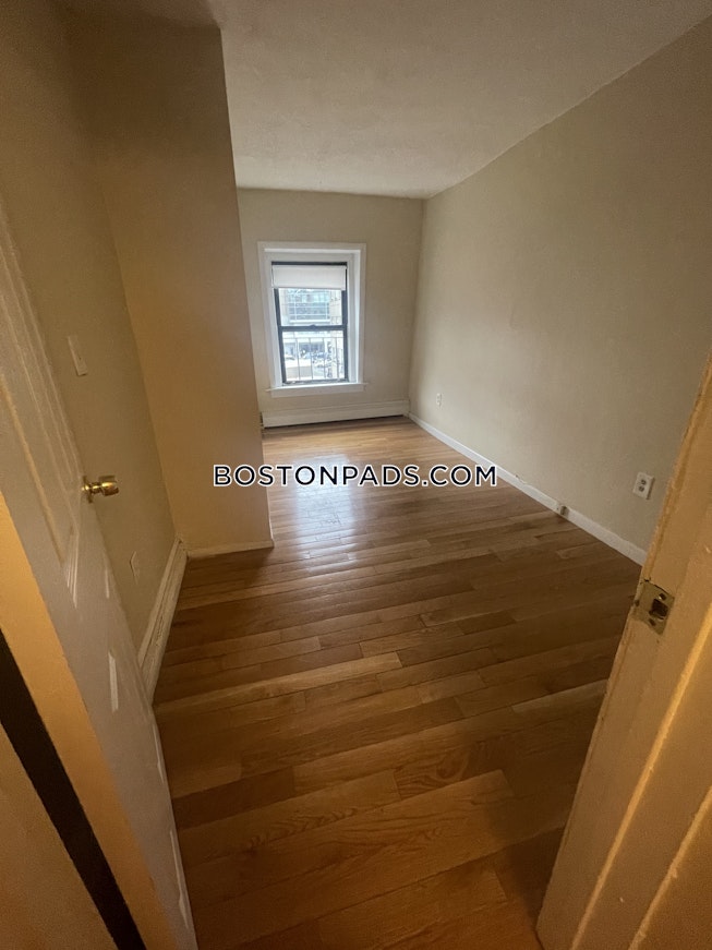 Boston - $3,200 /mo