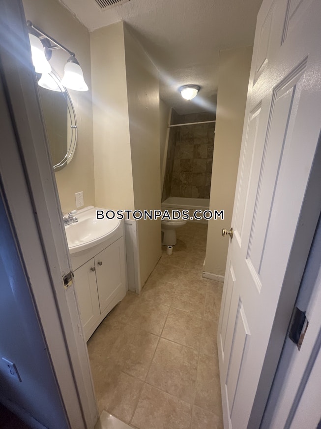 Boston - $3,200 /mo