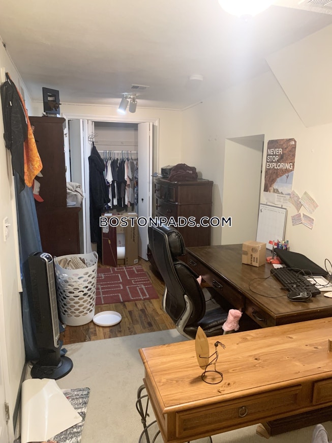 Boston - $2,900 /mo