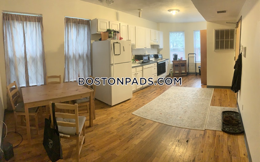 Boston - $2,900 /month