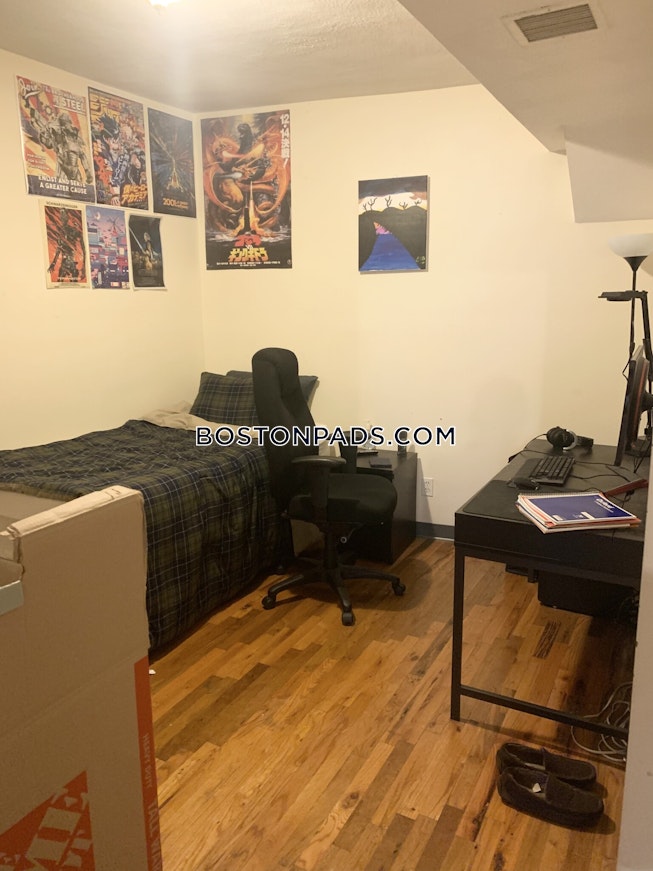 Boston - $2,900 /mo