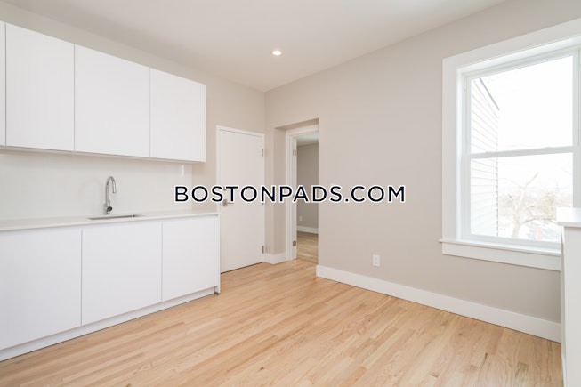 Boston - $3,095 /mo