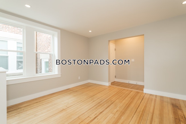Boston - $3,095 /mo