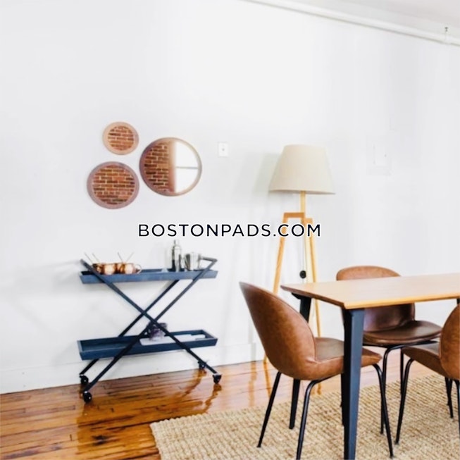 Boston - $4,200 /mo