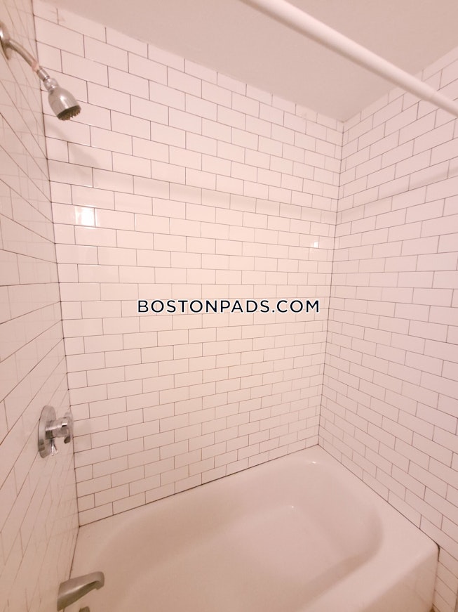 Boston - $3,100 /mo