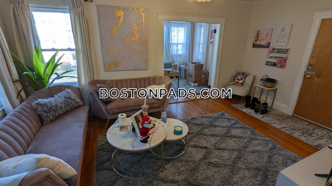 Boston - $2,600 /mo