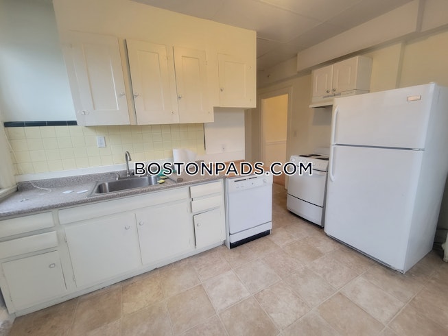 Newton - $2,800 /mo