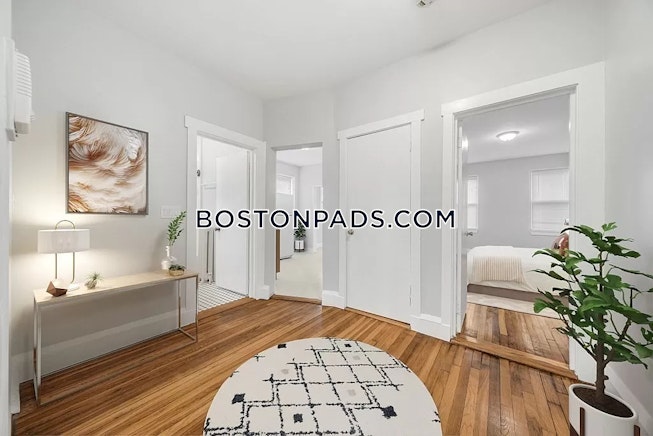 Boston - $2,950 /mo