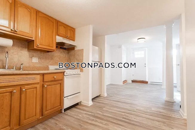 Boston - $2,700 /mo