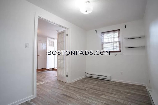 Boston - $2,700 /mo