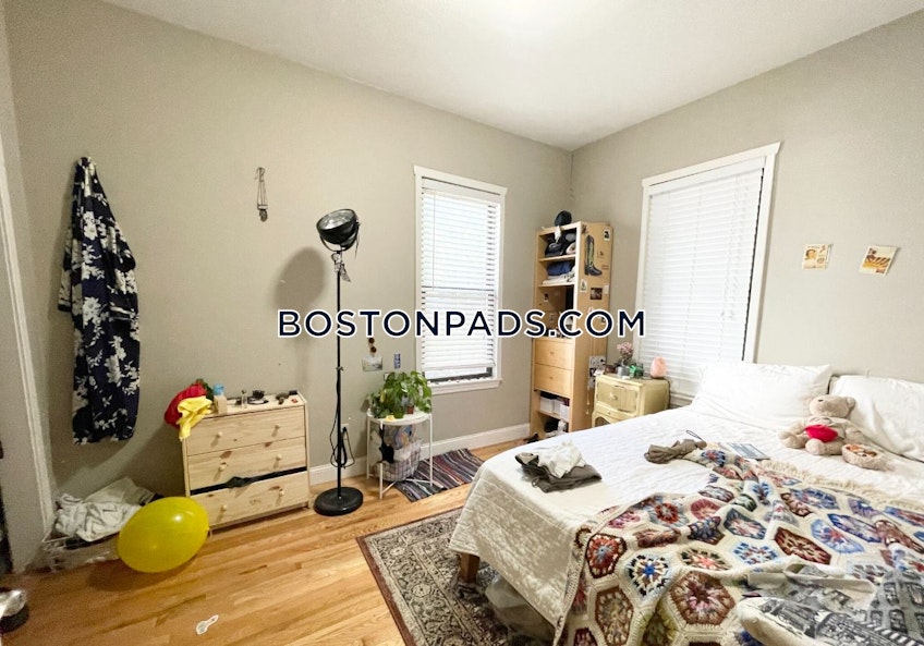 Boston - $6,400 /month