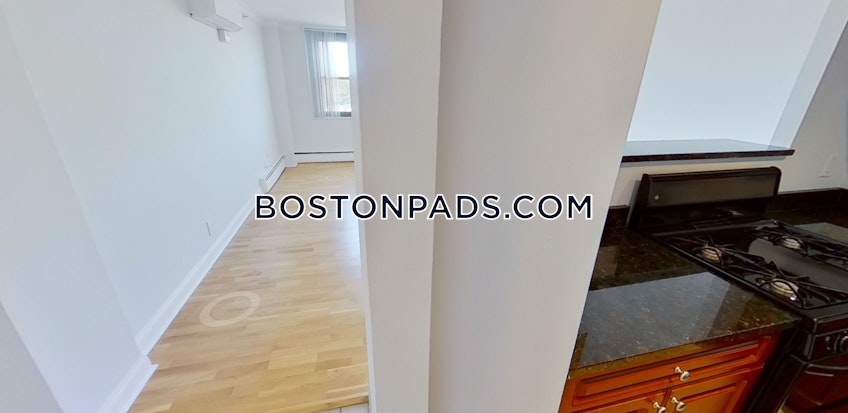 Boston - $2,600 /month