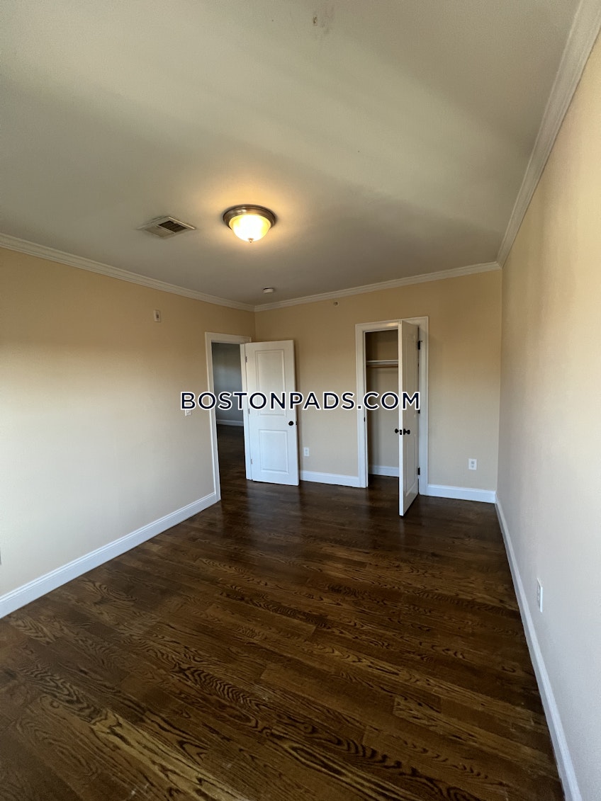 Boston - $2,895 /month