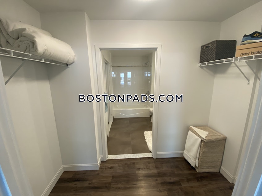 Boston - $3,193 /month