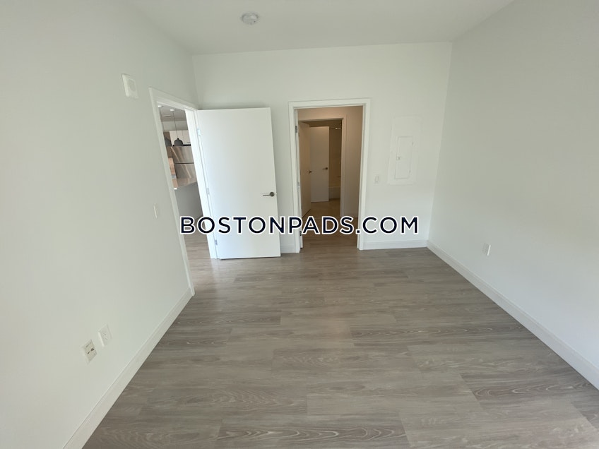 Boston - $4,370 /month