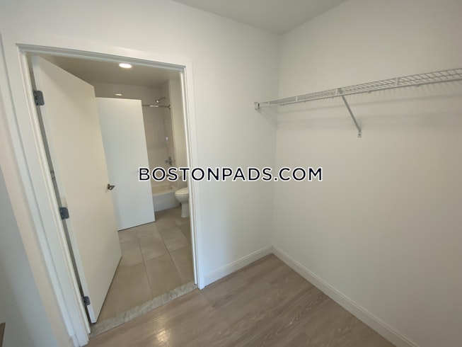 Boston - $4,704 /mo