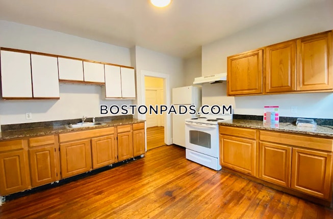 Boston - $3,000 /mo