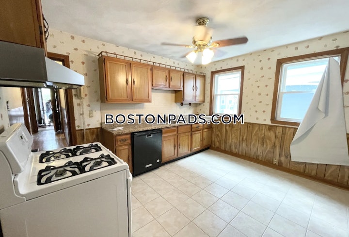 dorchester-apartment-for-rent-4-bedrooms-1-bath-boston-3000-4423132 