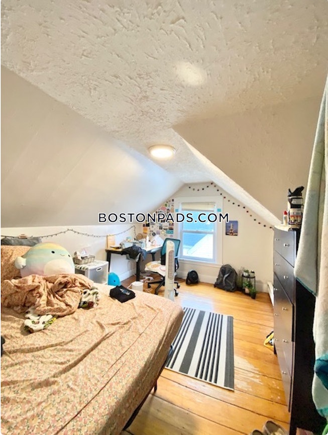 Boston - $3,300 /mo