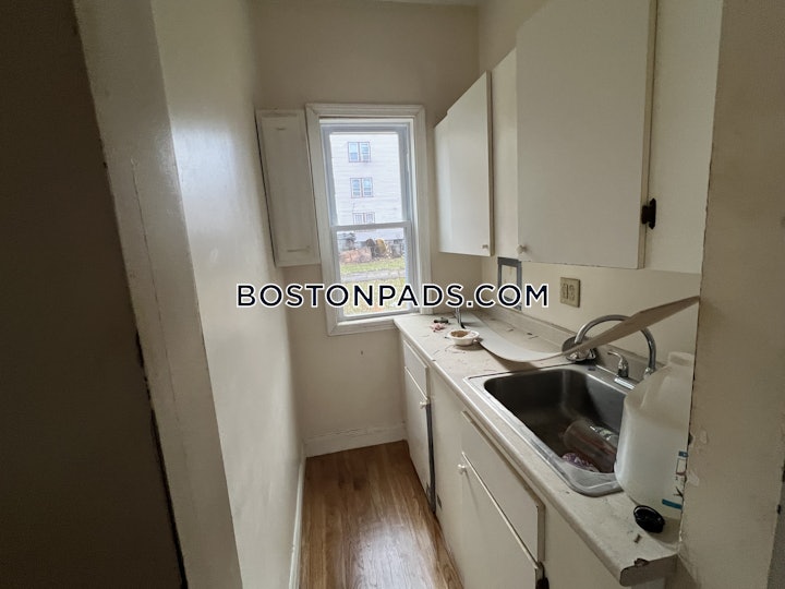 mattapan-apartment-for-rent-3-bedrooms-1-bath-boston-3300-4519074 
