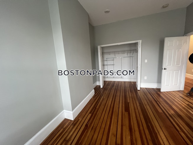 Boston - $2,400 /mo