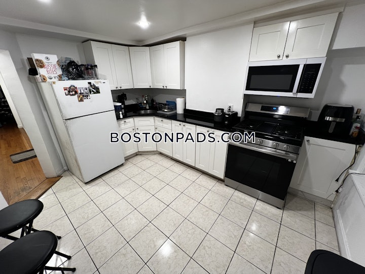 mission-hill-apartment-for-rent-3-bedrooms-1-bath-boston-3750-4483136 