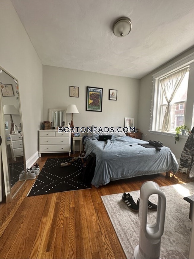 Boston - $3,000 /mo