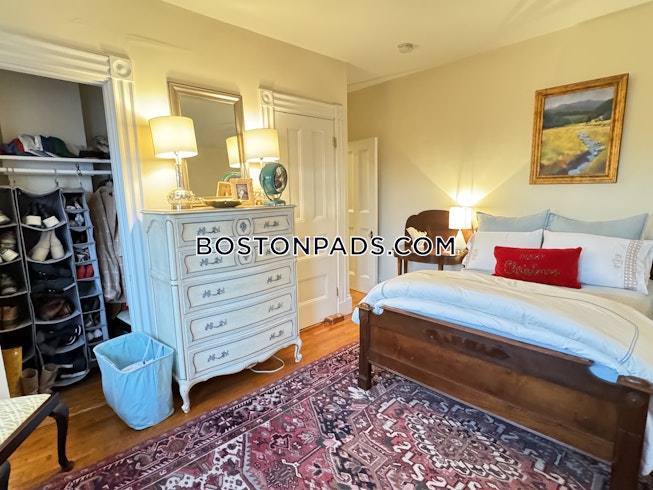 Boston - $3,200 /mo