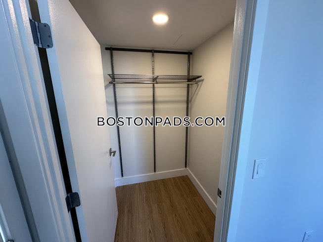 Boston - $5,415 /mo
