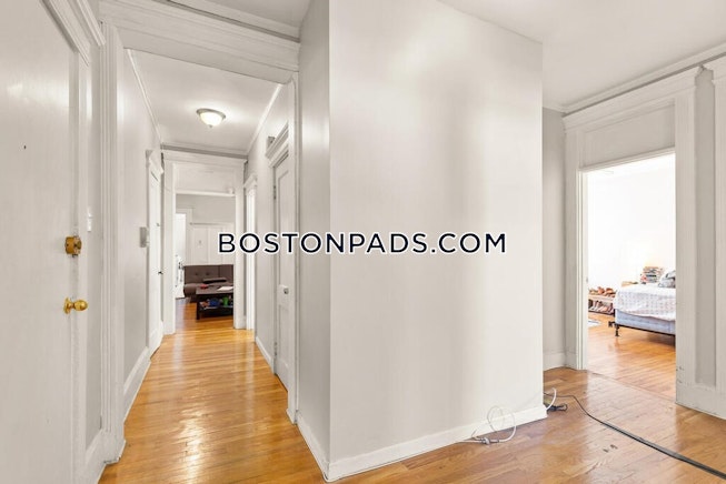 Boston - $5,300 /mo