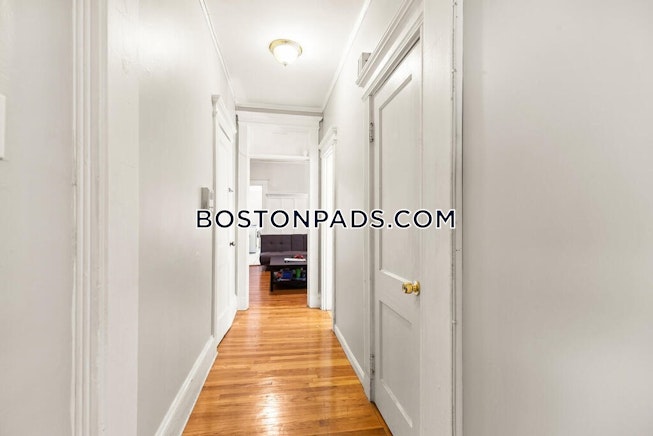 Boston - $5,300 /mo