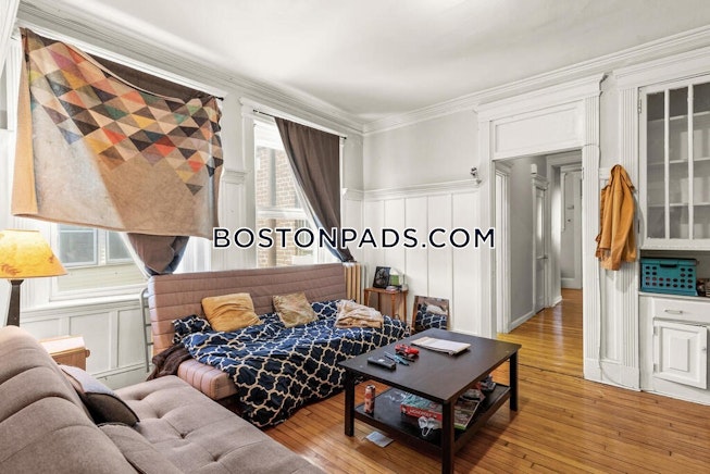 Boston - $5,300 /mo