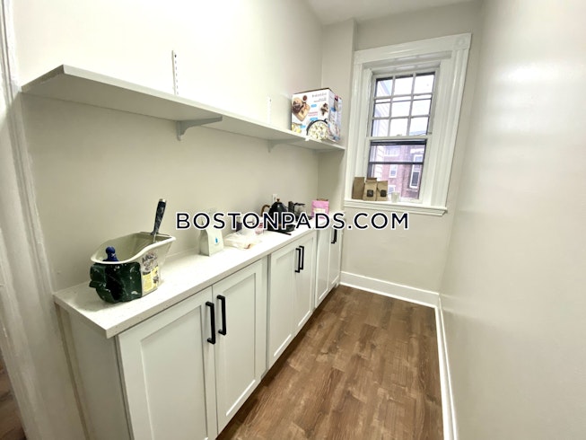 Boston - $5,300 /mo