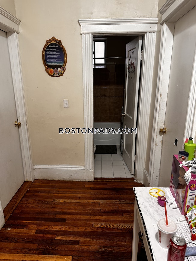 Boston - $4,050 /mo