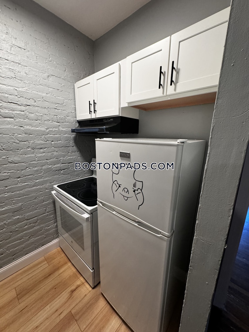 Boston - $2,995 /month