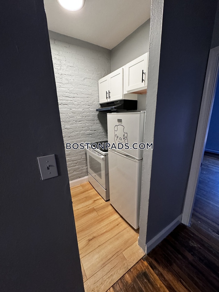 Boston - $2,995 /month