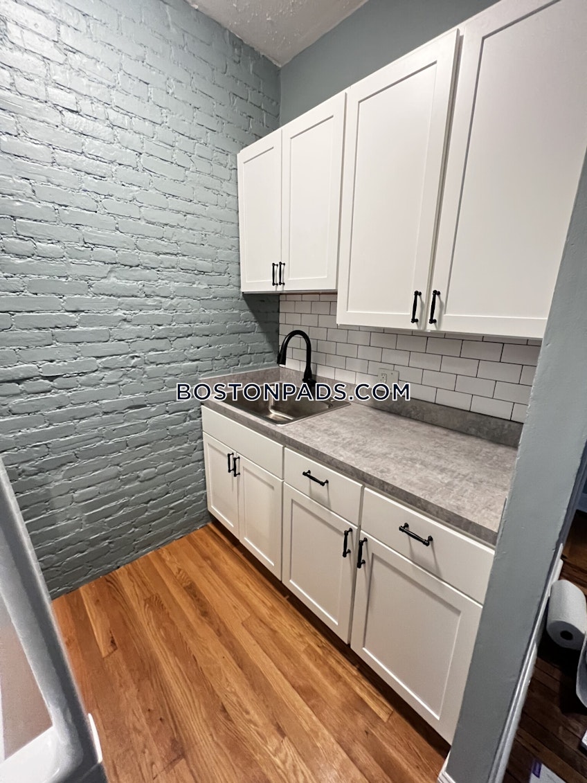 Boston - $3,195 /month