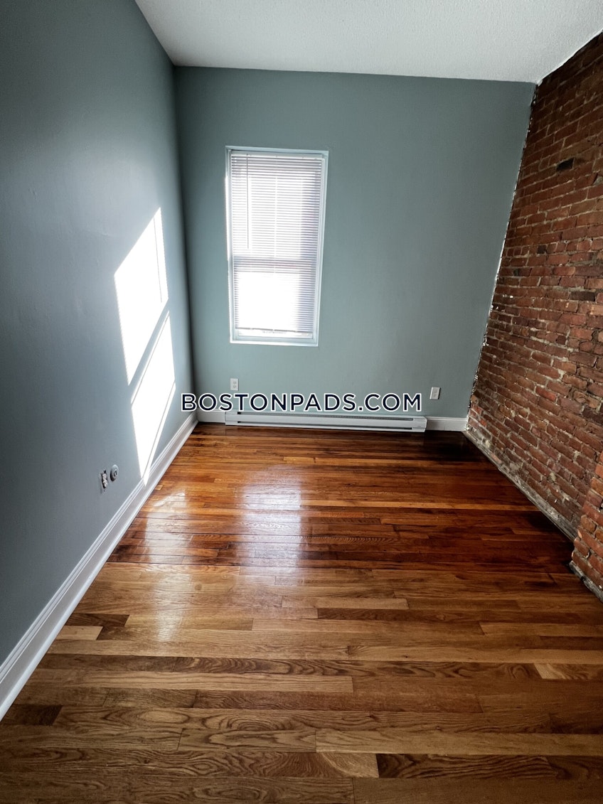 Boston - $3,195 /month