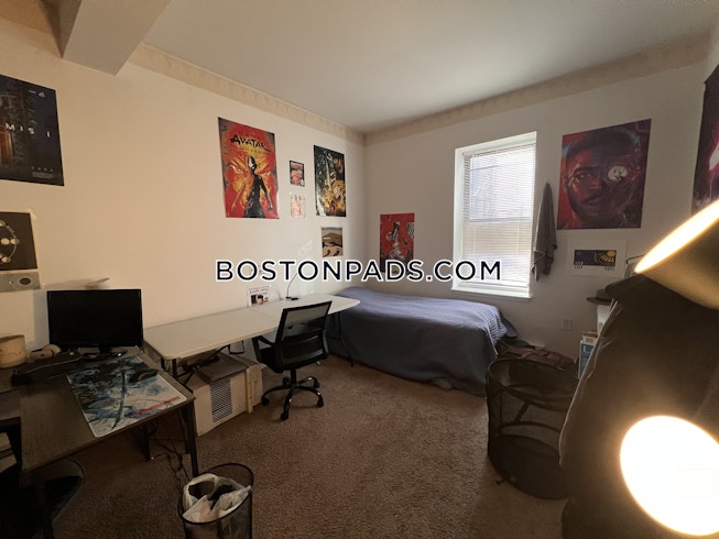 Boston - $5,000 /mo