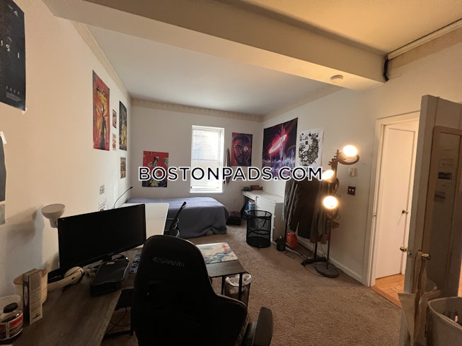 Boston - $5,000 /mo