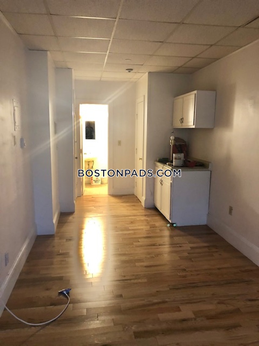 Boston - $2,095 /month