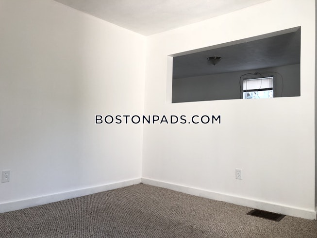 Waltham - $2,200 /mo