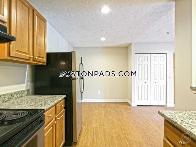 Waltham - $2,420 /mo