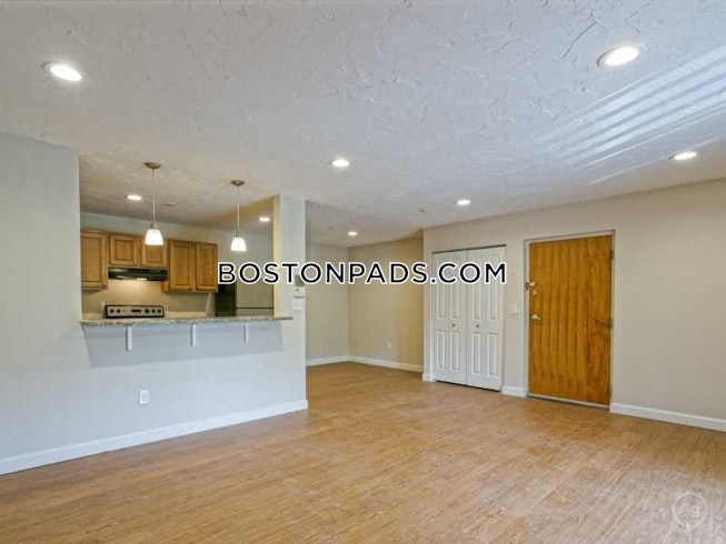 Waltham - $2,250 /mo