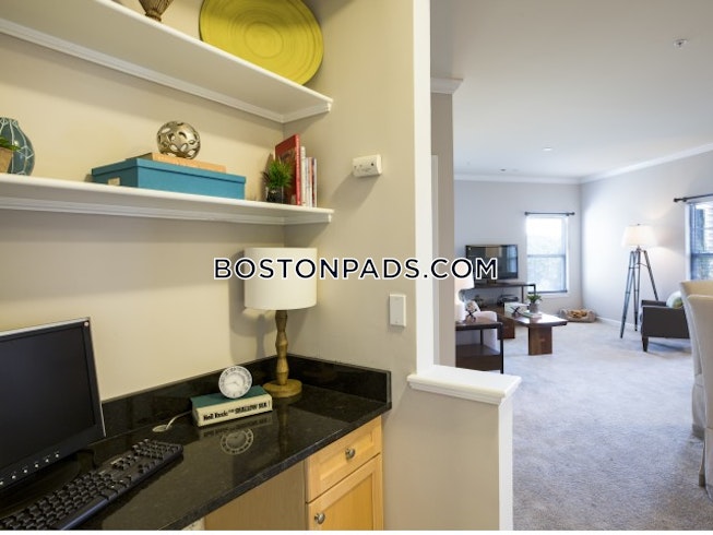 Waltham - $2,943 /mo