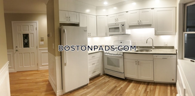 Wellesley - $2,900 /mo