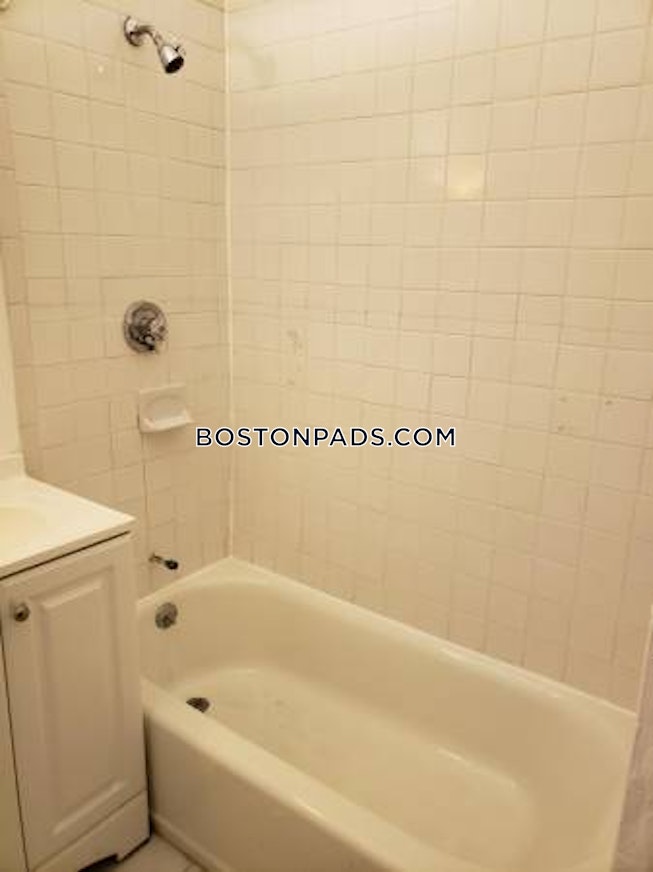 Woburn - $1,600 /mo