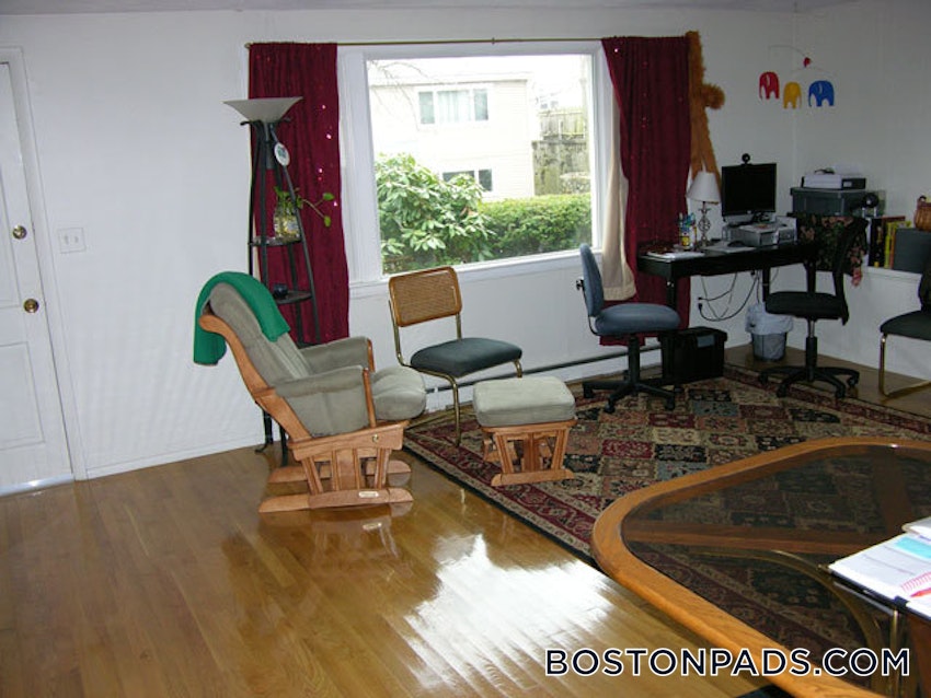 ARLINGTON - 2 Beds, 1 Bath - Image 5